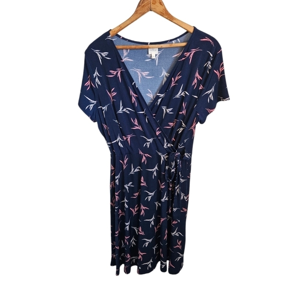 Kayleigh Feather Print Short Sleeve Dress, size Large
